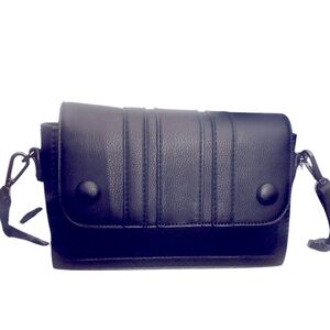 NWT Sondra Roberts Squared Luxury Handbag Black Detachable Strap Snap Closure